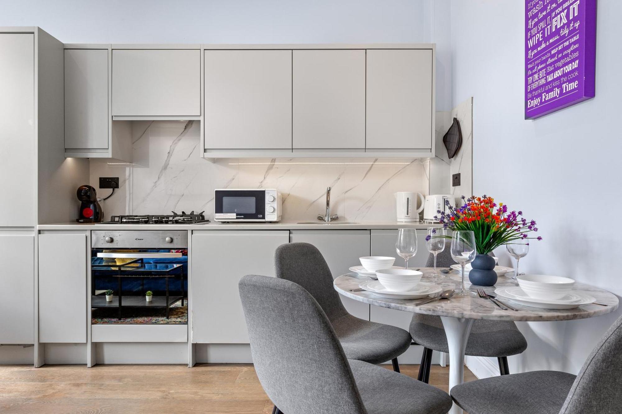 Stylish 2 Bedroom Apartment In Westminster Sleeps 5 With Ac London Kültér fotó